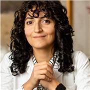 Biologa offre lezioni di biologia per studenti